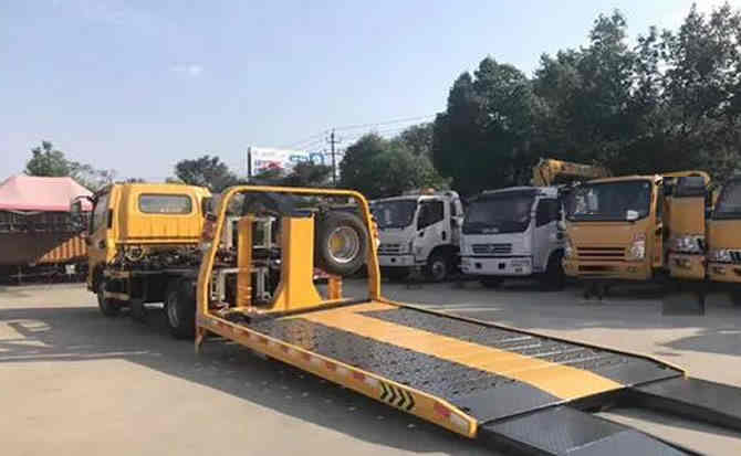 巴彦汽车中途维修案例